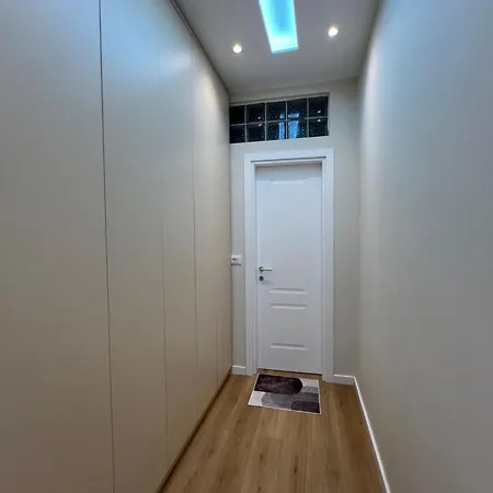 Cozy 2 Apartment Tirana