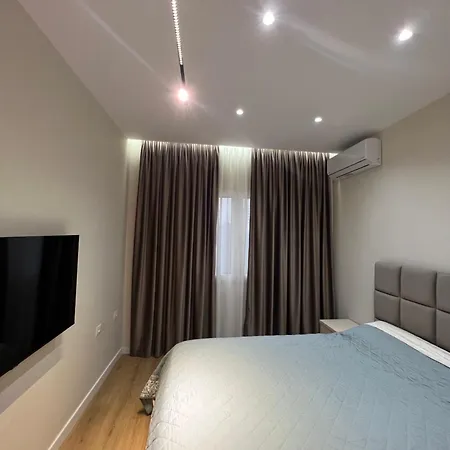 Cozy 2 Apartment Tirana
