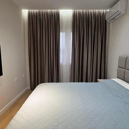 Cozy 2 Apartment Tirana